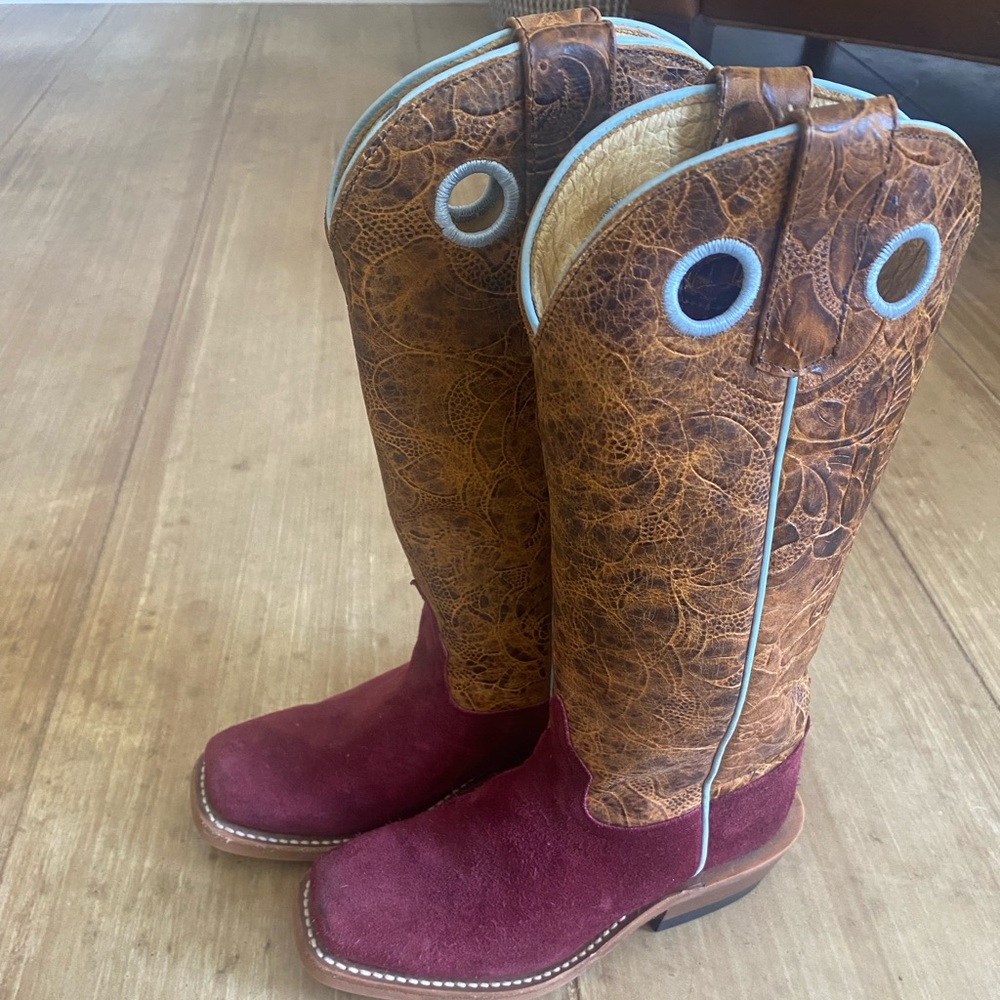 Velvet boots